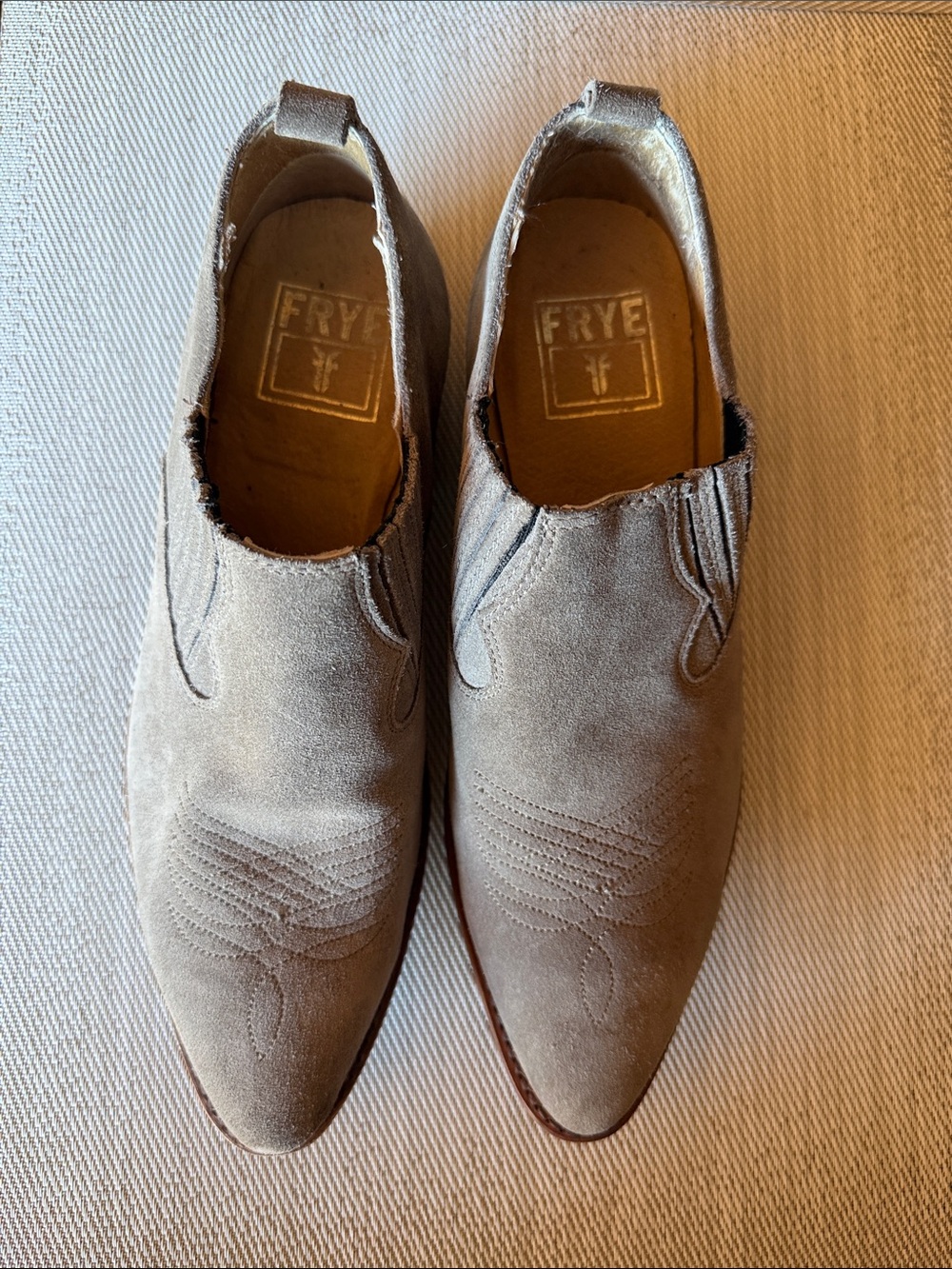 Frye Taupe Suede Cowboy Western Slip On Frye Billy Shootie .